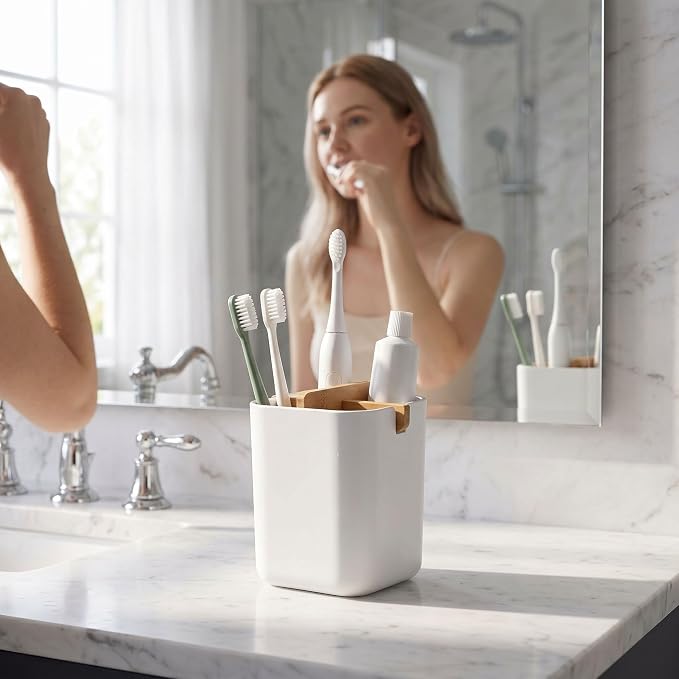 Hold Your Horses (and Your Toothbrushes) – The Art of Not Losing Your Cool in a Messy Bathroom